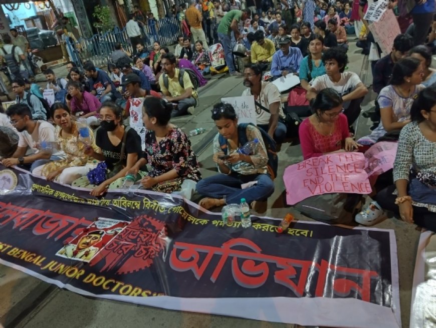 Junior Doctors Stand Firm Against Stubborn Police, Protest All Night Near Lal Bazaar