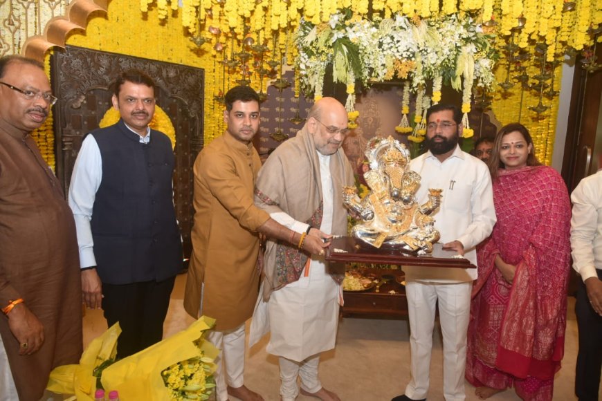 मुख्यमंत्र्यांच्या वर्षा निवासस्थानी केंद्रीय गृहमंत्र्यांनी घेतले गणरायाचे दर्शन