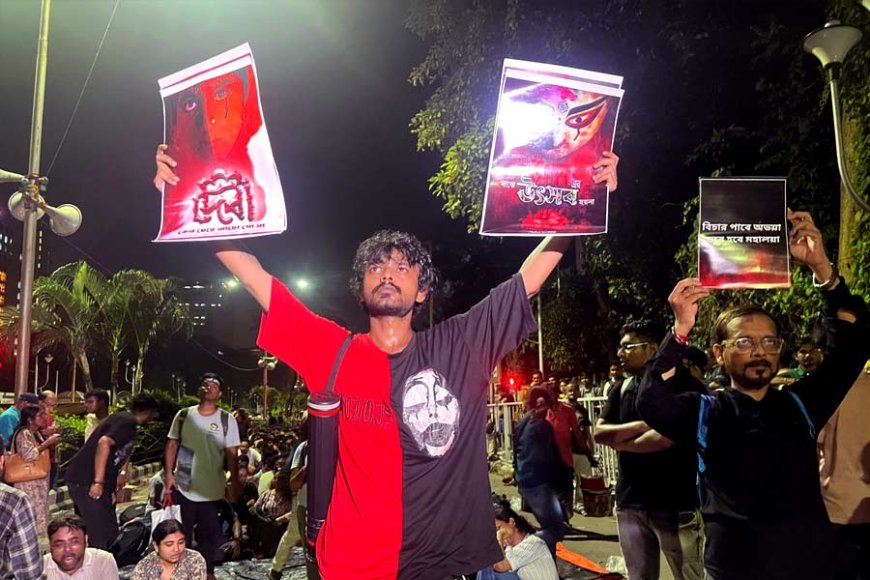 Kolkata,Junior Doctors' Protest Continues Overnight in Front of Health Building