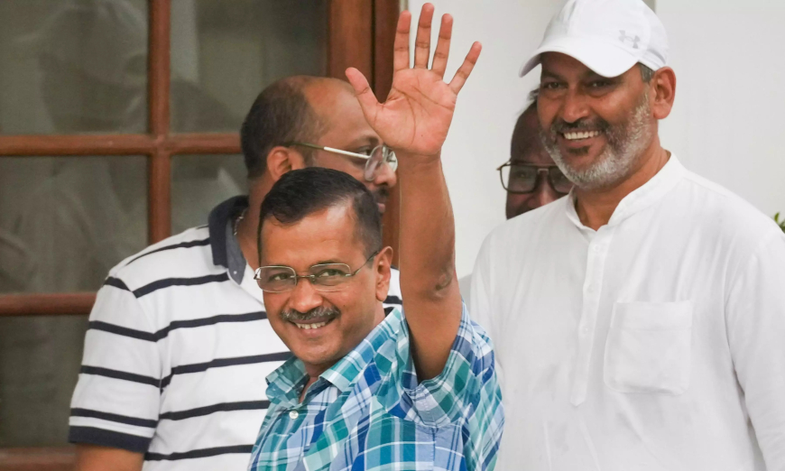Arvind Kejriwal Visits Hanuman Temple and Rajghat a Day After Bail Release