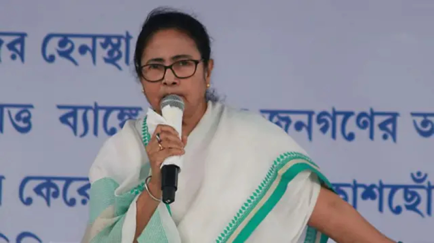 डॉक्टरों के मंच पर पहुंचीं ममता, कहा-मुख्यमंत्री नहीं, बड़ी बहन के रूप में आई हूं, सभी मांगों पर विचार करूंगी