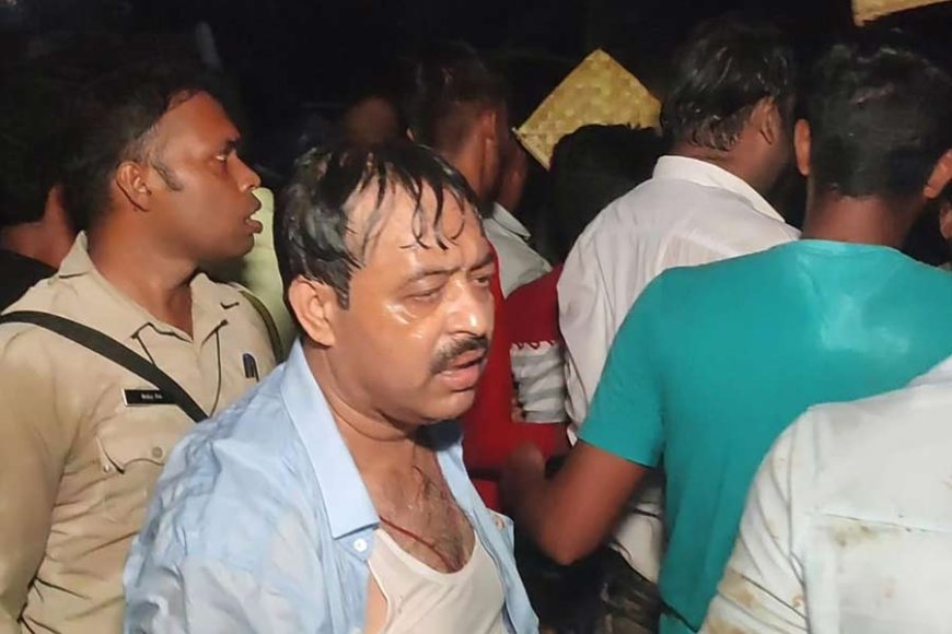 बाढ़ के हालात का जायजा स्पीड बोट से ले रहे थे सांसद-विधायक-डीएम, पलट गई नाव