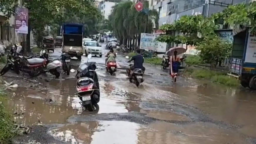Kalyan: Large Potholes on 60-Foot Road in Chinchpada; Commuters Face Hardships