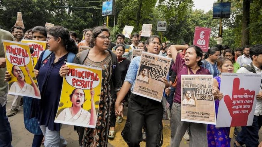 प. बंगाल : 43 दिनों की हड़ताल के बाद काम पर लौटे जूनियर डॉक्टर