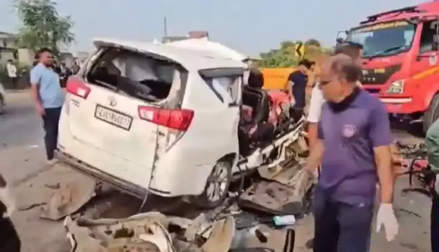 Tragic Crash in Gujarat: 7 Dead, 1 Injured in Speeding Car Collision with Truck