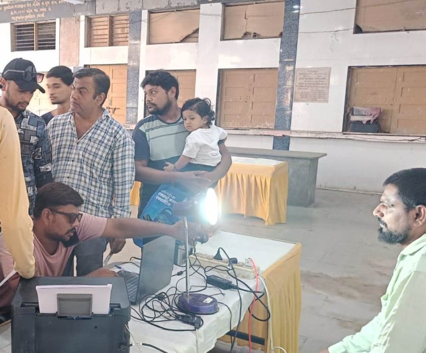 વેરાવળ ખાતે સેવાસેતુ કેમ્પ યોજાયો 547 રાશન ધારકોના કે.વાય.સી, 256 હેલ્થ એન્ડ વેલનેસ કાર્ડ, 69 બસ કન્સેશન પાસ સહિતના લાભ અપાયા