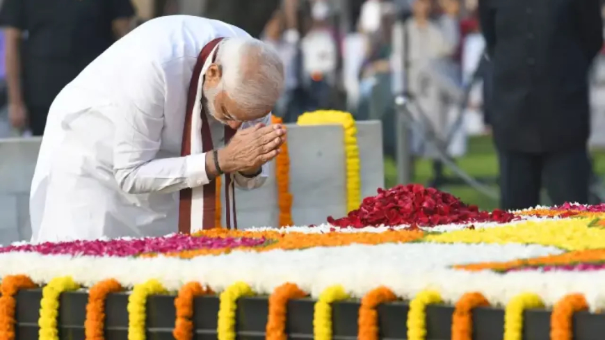 બાપુને તેમની જન્મજયંતિ પર પુષ્પાંજલિ, વડા પ્રધાન મોદીએ ભૂતપૂર્વ વડા પ્રધાન લાલ બહાદુર શાસ્ત્રીને આદરપૂર્વક યાદ કર્યા