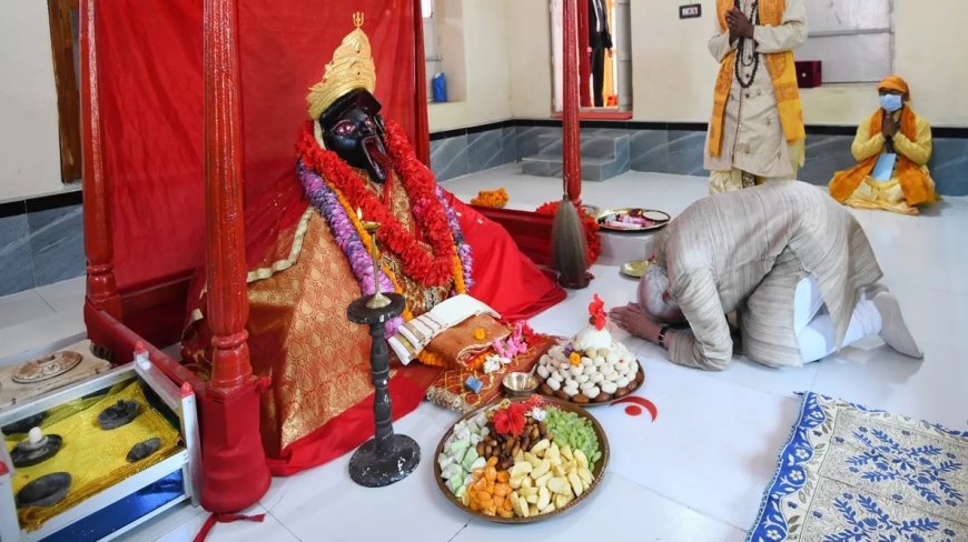 Crown Presented by PM Modi to Goddess Kali Stolen from Jeshoreshwari Temple in Bangladesh