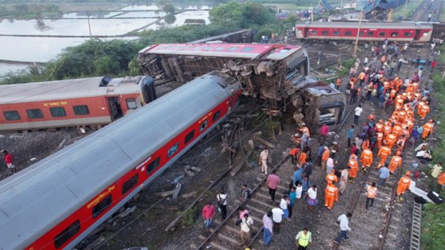 Special Train Evacuates Passengers After Mysuru-Darbhanga Express Collision in Tamil Nadu
