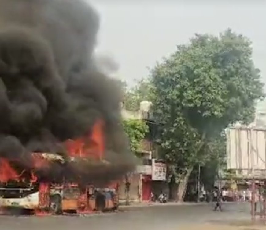 अहमदाबाद में बीआरटीएस की इलेक्ट्रिक बस धू-धू कर जली, कोई जनहानि नहीं