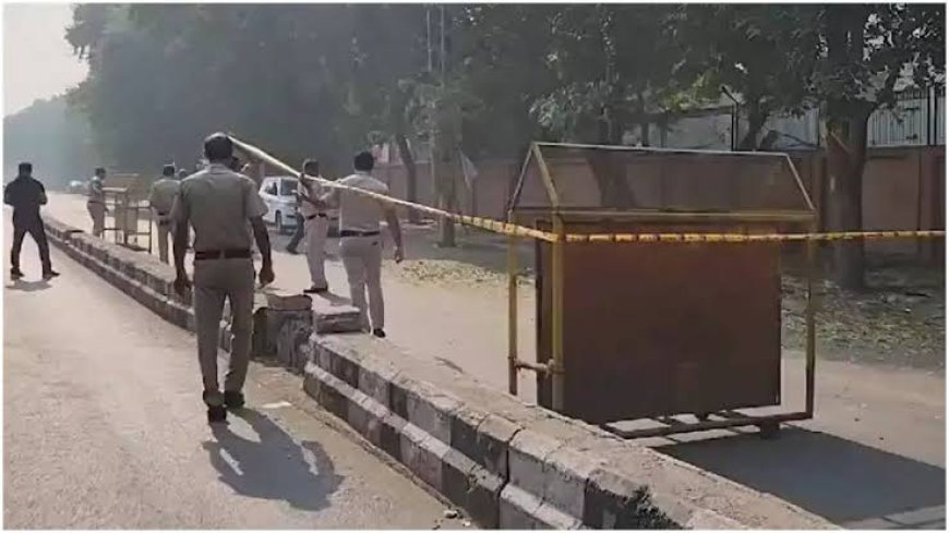 दिल्लीः स्कूल की दीवार के पास धमाका